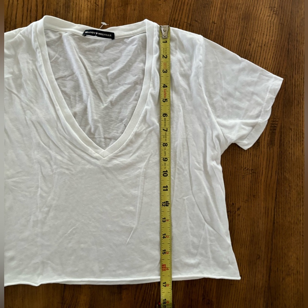 Brandy Melville white cropped t-shirt - Picture 4 of 5